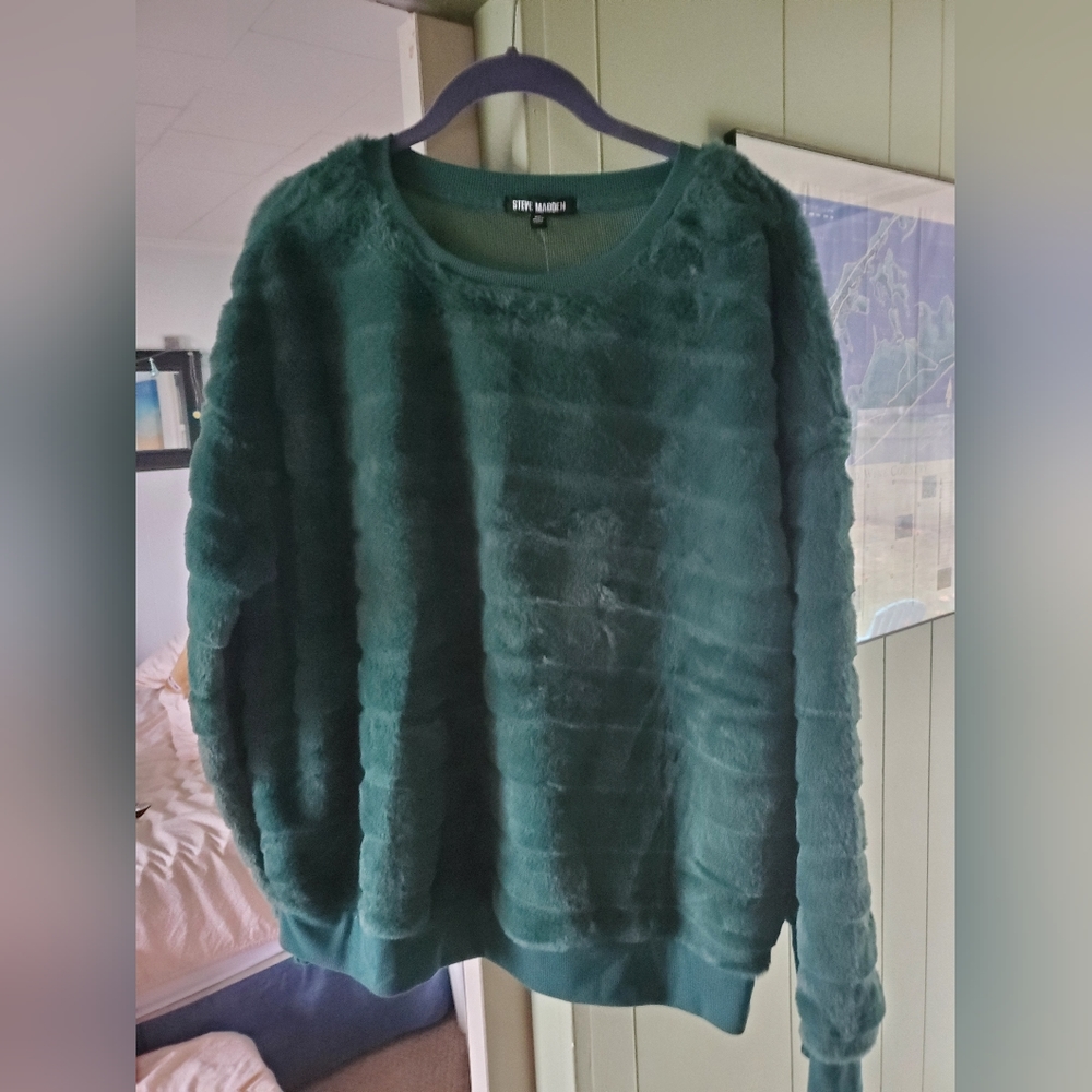 Steve Madden velour top